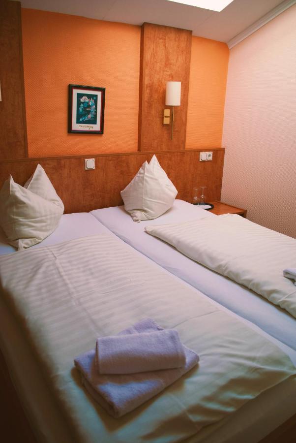 Hotel Am Bahnhof 바일부르크 외부 사진